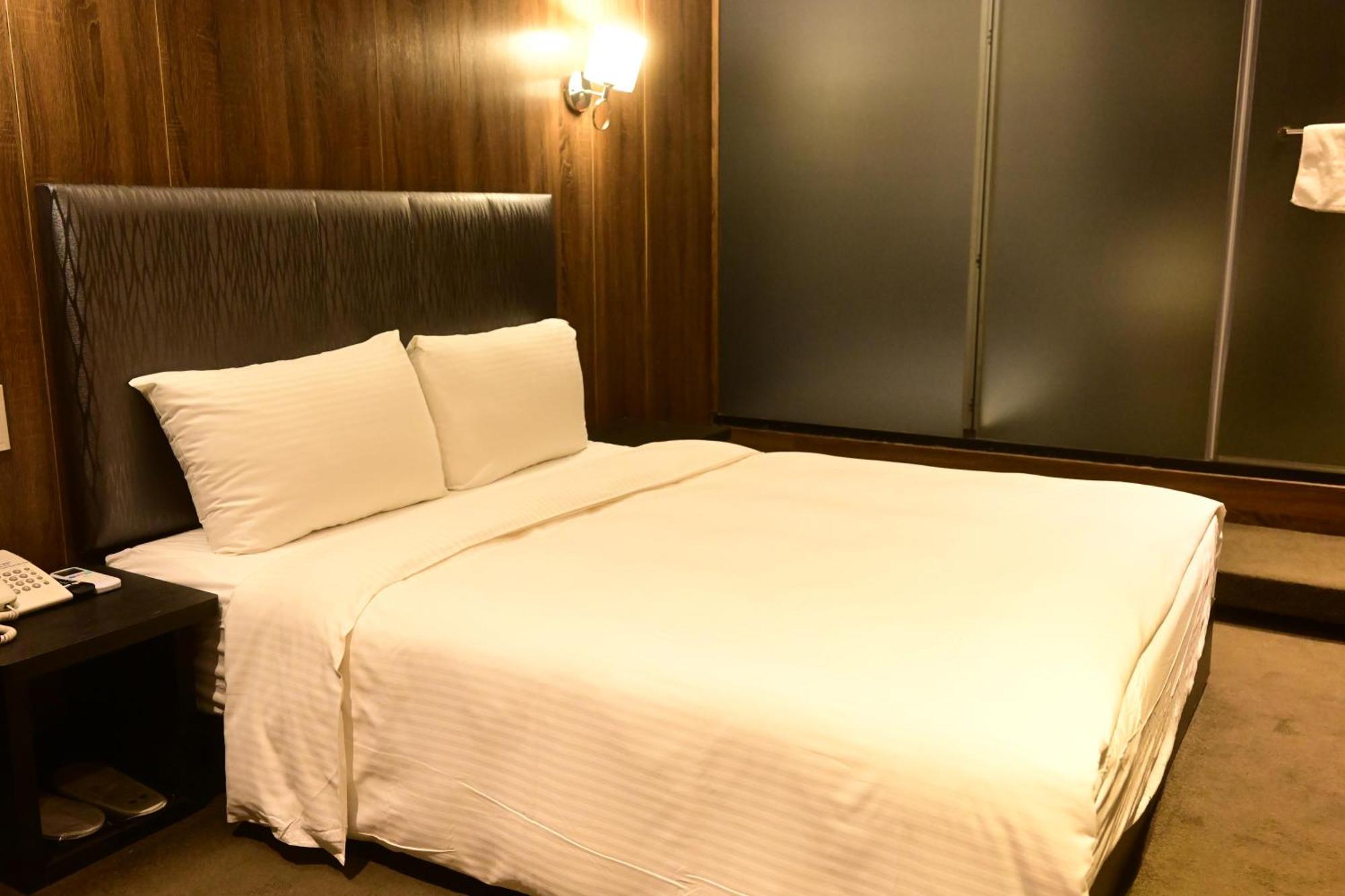 Meworld Hotel - Taipei Main Station Luaran gambar